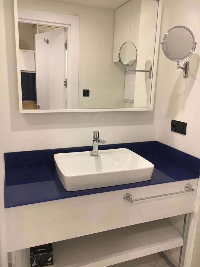 Отель Orbi Twin Tower Hotel room Батуми-14