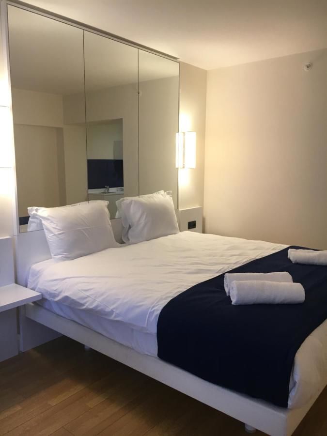 Отель Orbi Twin Tower Hotel room Батуми-15