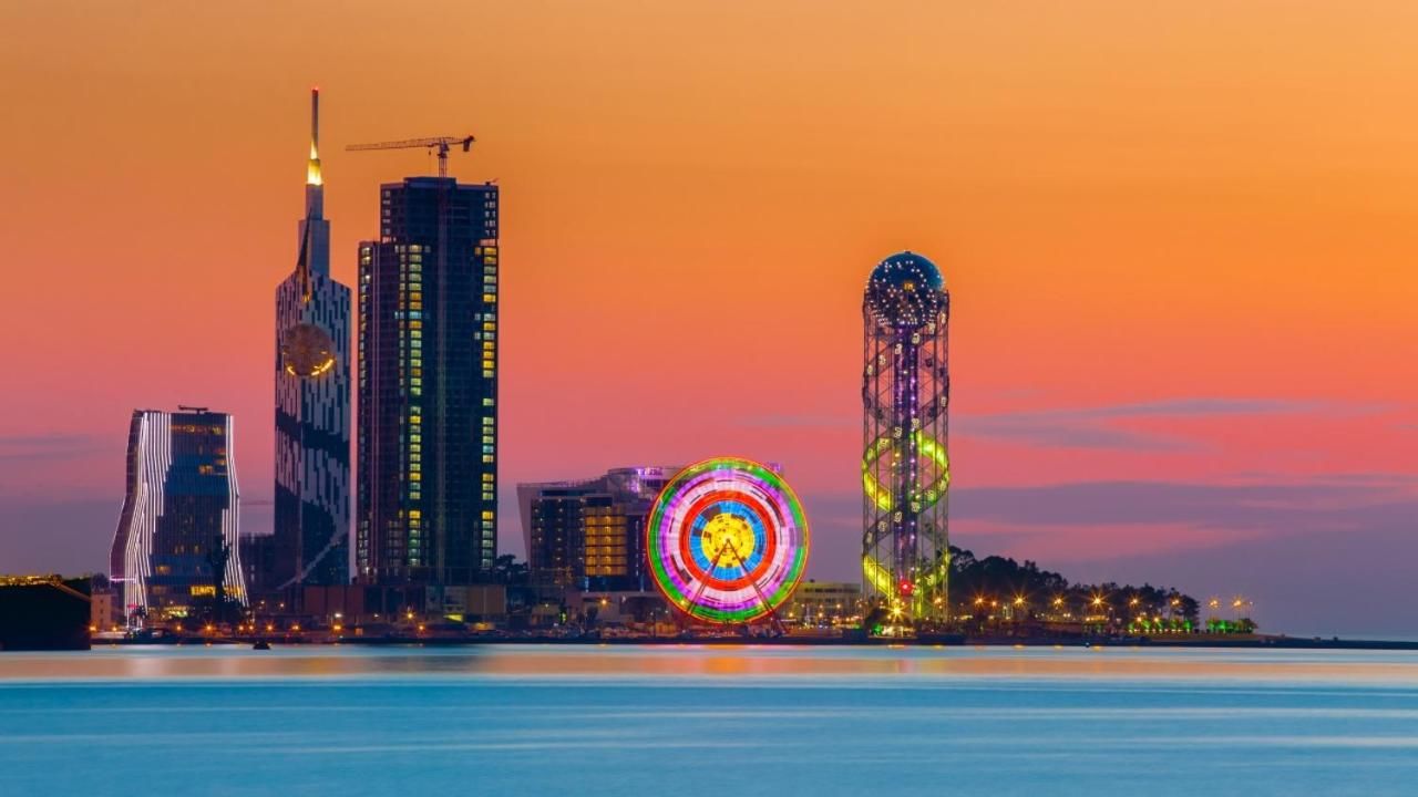 Отель Orbi Twin Tower Hotel room Батуми-6